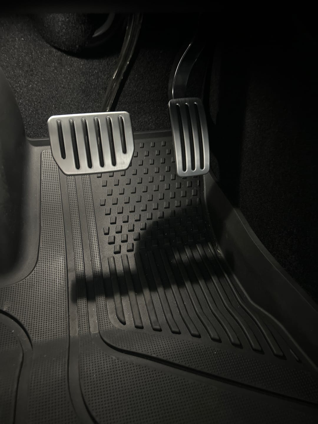Customer photo review of Self-flip Lock Aluminum Performance Foot Pedal Set for Tesla Model 3/Y