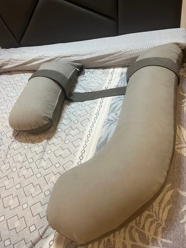 Customer photo review of Long U Shape Pillow
