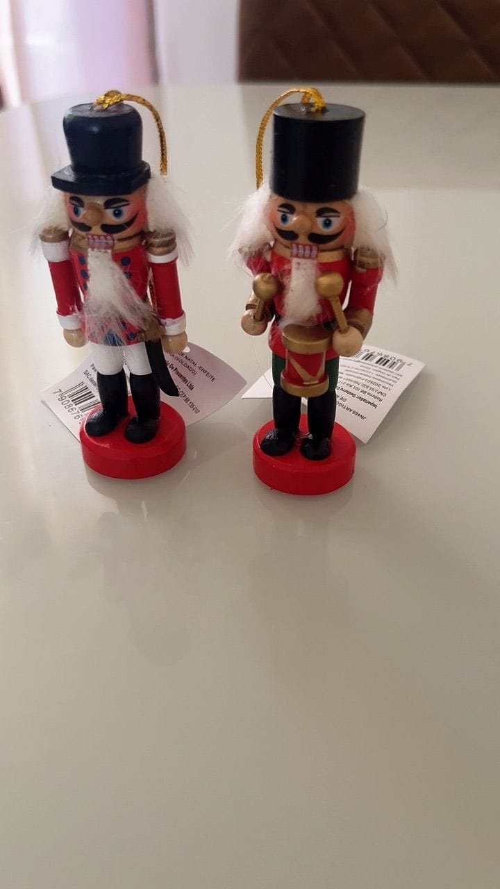 Customer photo review of Enfeite Soldado Quebra-Nozes Natal Kit Decorativo Tradicional