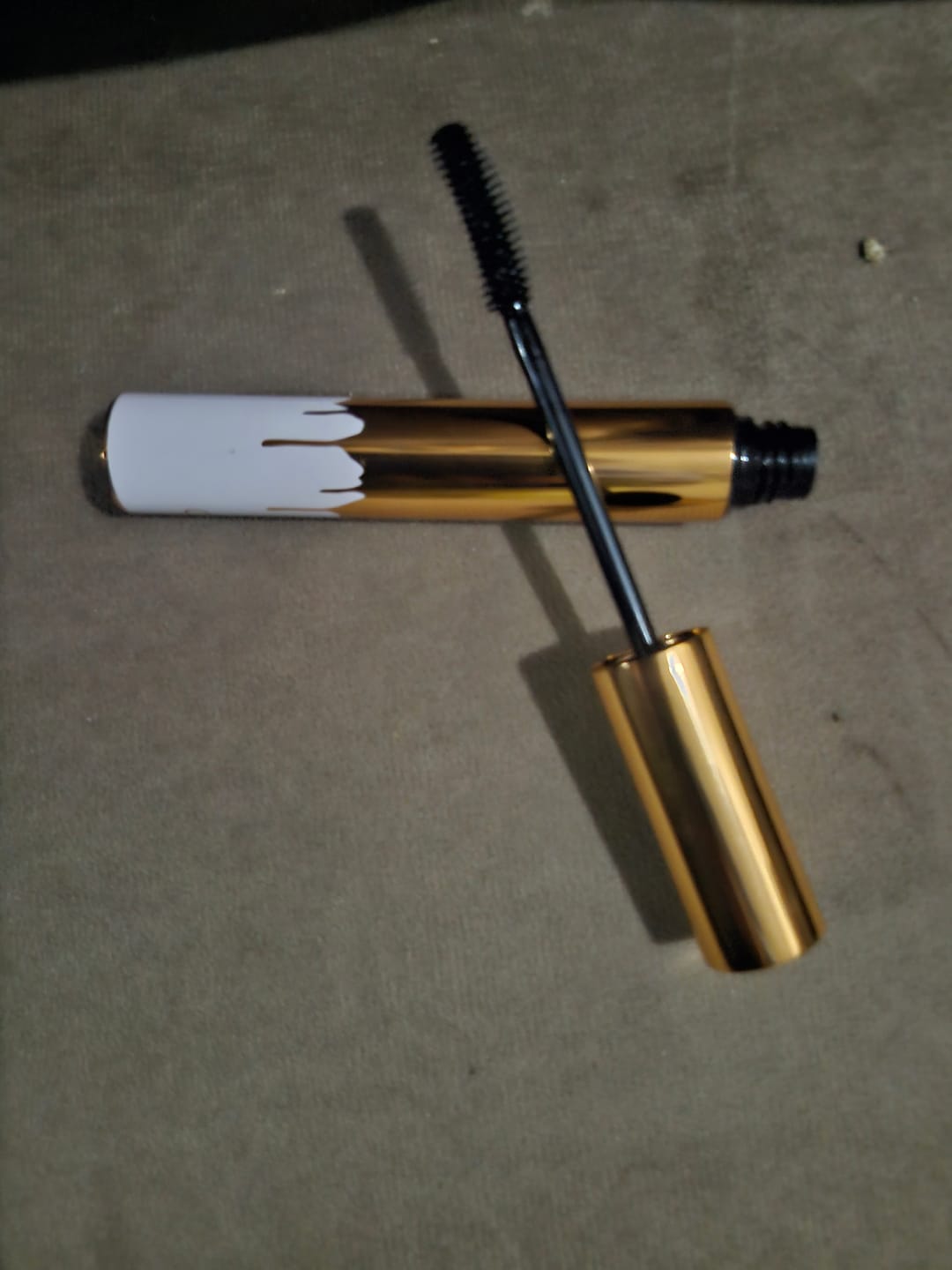 Customer photo review of O.TWO.O GOLD MASCARA