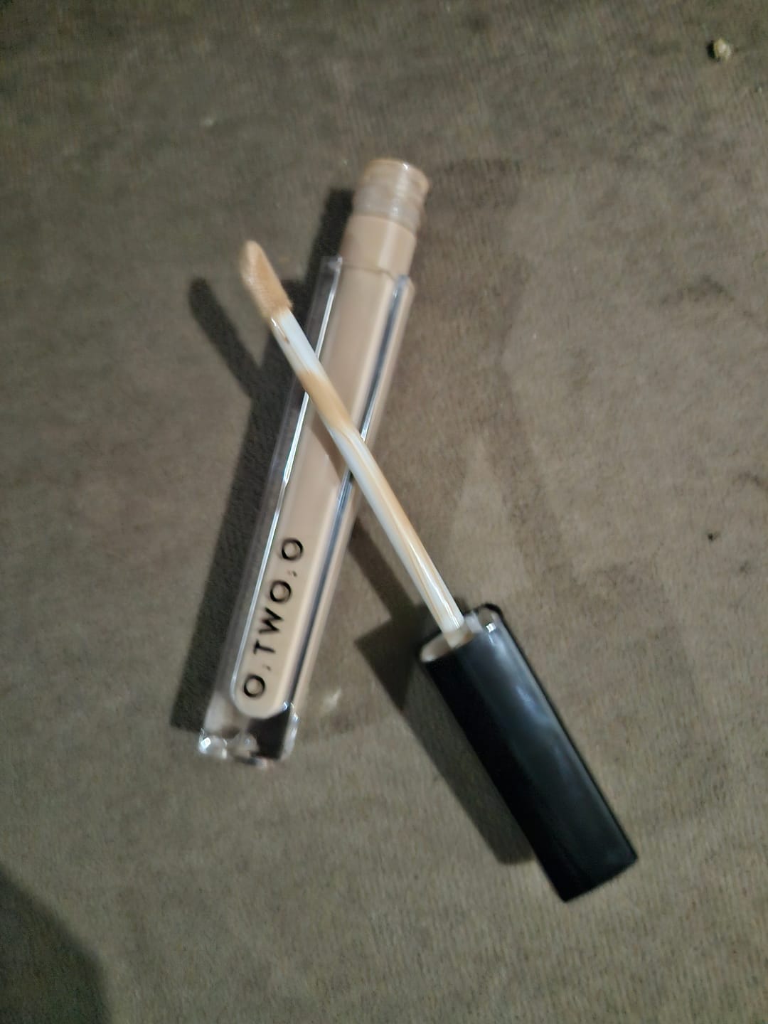 Customer photo review of O.TWO.O Black Gold Cover-Up Radiant Creamy Concealer