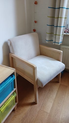 Customer photo review of BORGO - Fauteuil de salon en bois massif et cannage beige