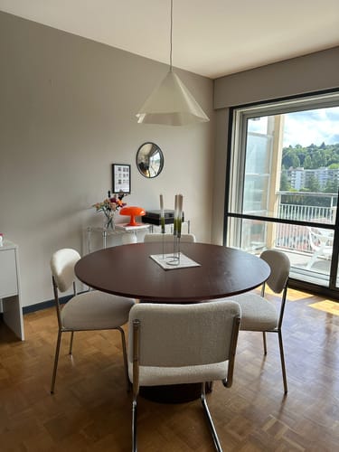 Customer photo review of CALI - Table à manger 6 personnes ronde en bois de noyer