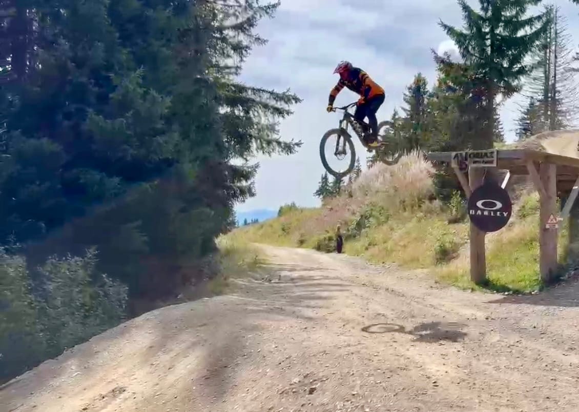 Customer photo review of Geographic | Trail Trouser