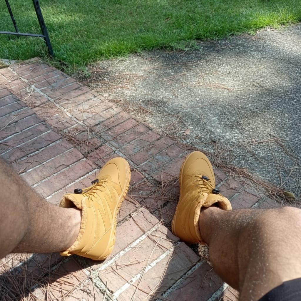 Customer photo review of Thorn - Healthy Non-Slip & Water-Resistant Grounding Barefoot Boots
