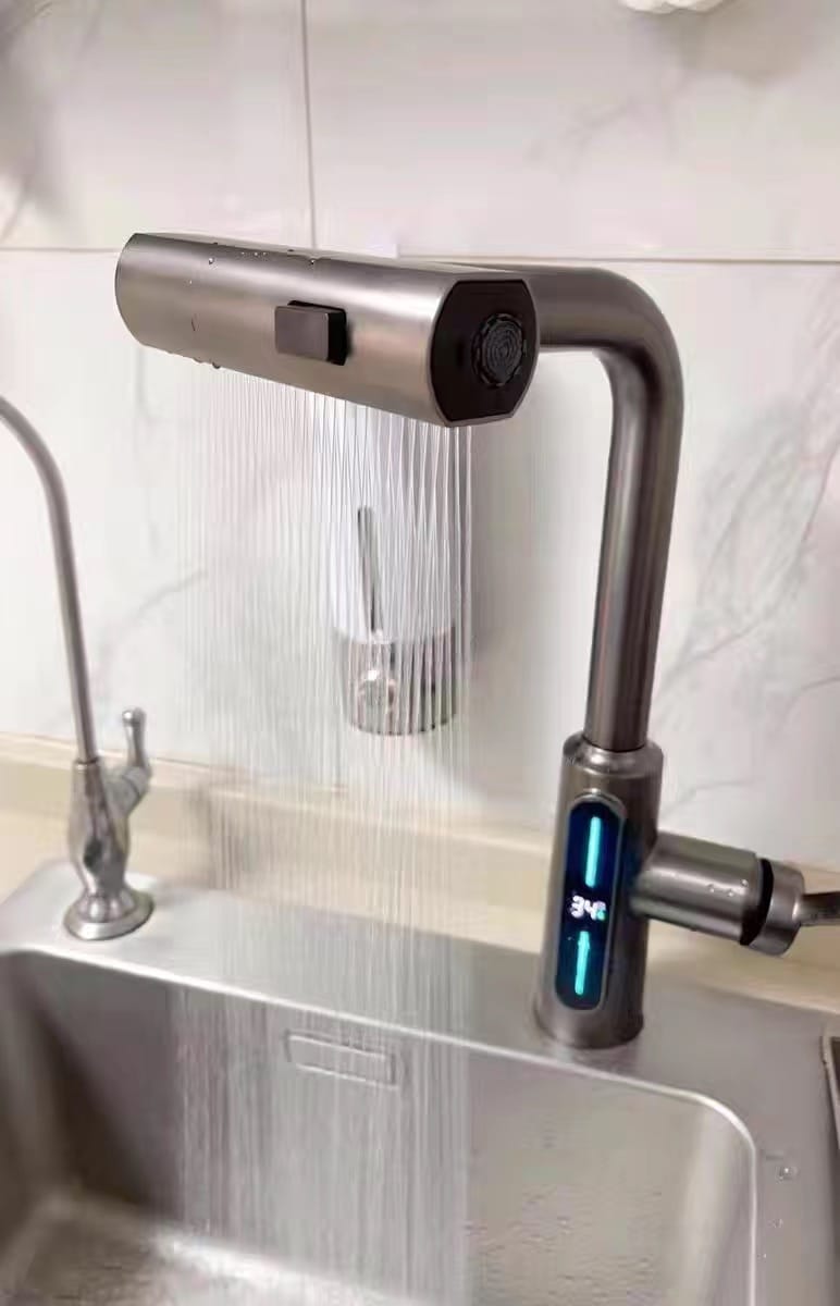 Customer photo review of XYlivingstore Waterfall Basin Faucet | Digital Temperature Display & Lift-Up Sprayer