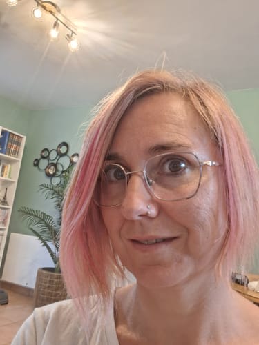 Customer photo review of Piercing Louise