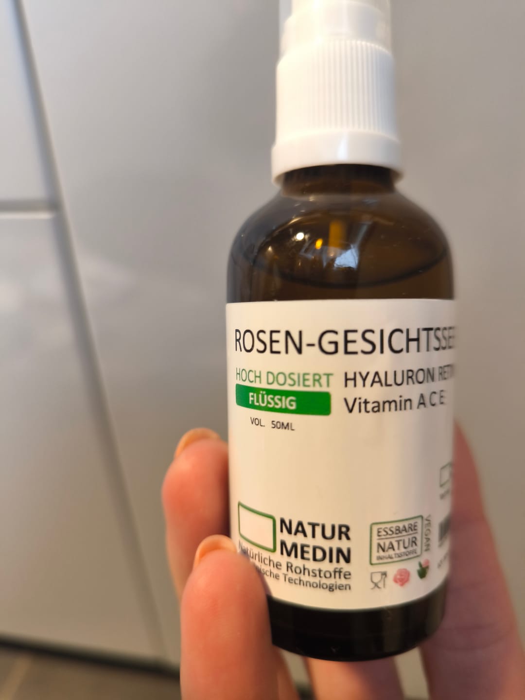 Customer photo review of Gesichtsserum Hyaluron Retinol Vitamin A C E – Anti Aging. 100% Natur.