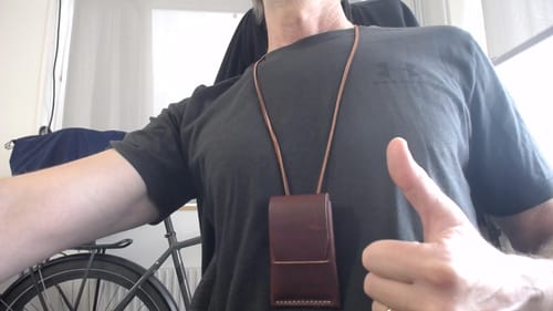 Customer photo review of Slimmad plånbok i äkta läder - Med halsrem