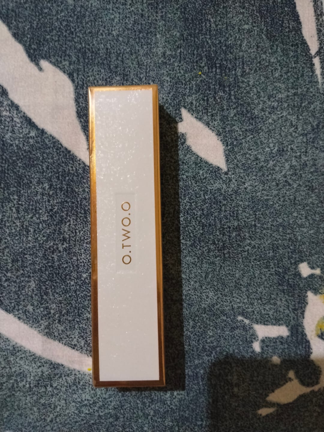 Customer photo review of O.TWO.O LIGHTWEIGHT AND SEAMLESS CONCEALER