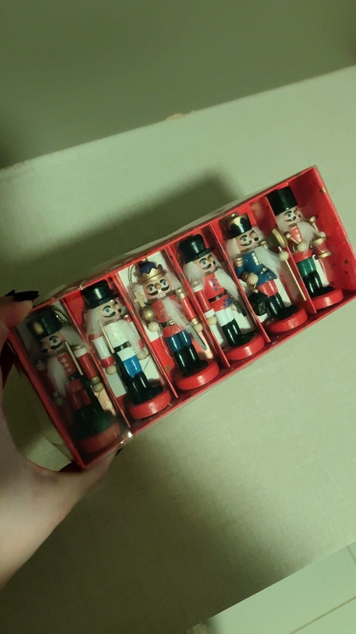 Customer photo review of Enfeite Soldado Quebra-Nozes Natal Kit Decorativo Tradicional