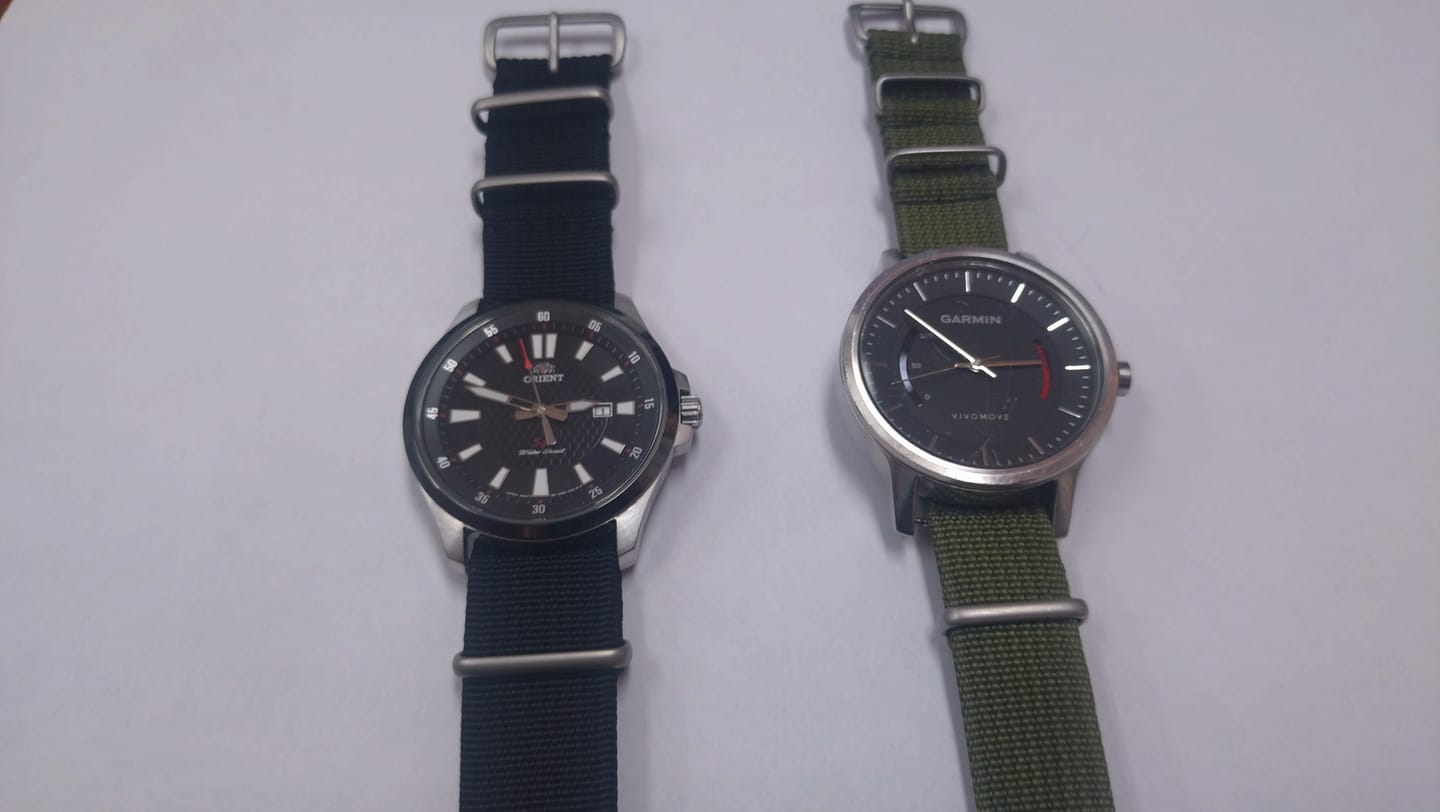 Customer photo review of Correa Nato Dando La Hora Negro