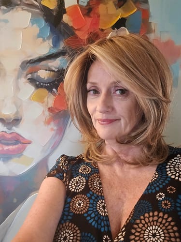 Customer photo review of ELEGANCE AWAITS - Frosted Honeycomb