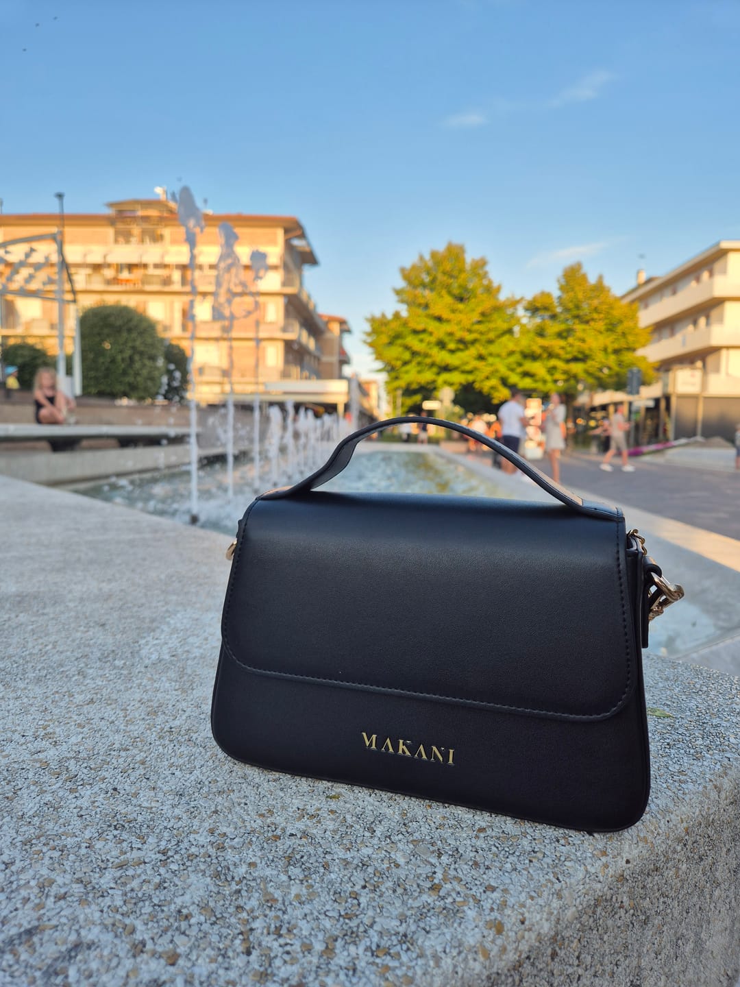 Customer photo review of NALUA - BLACK
