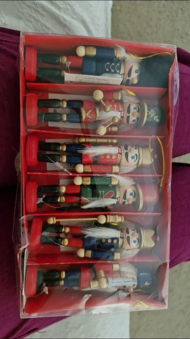 Customer photo review of Enfeite Soldado Quebra-Nozes Natal Kit Decorativo Tradicional