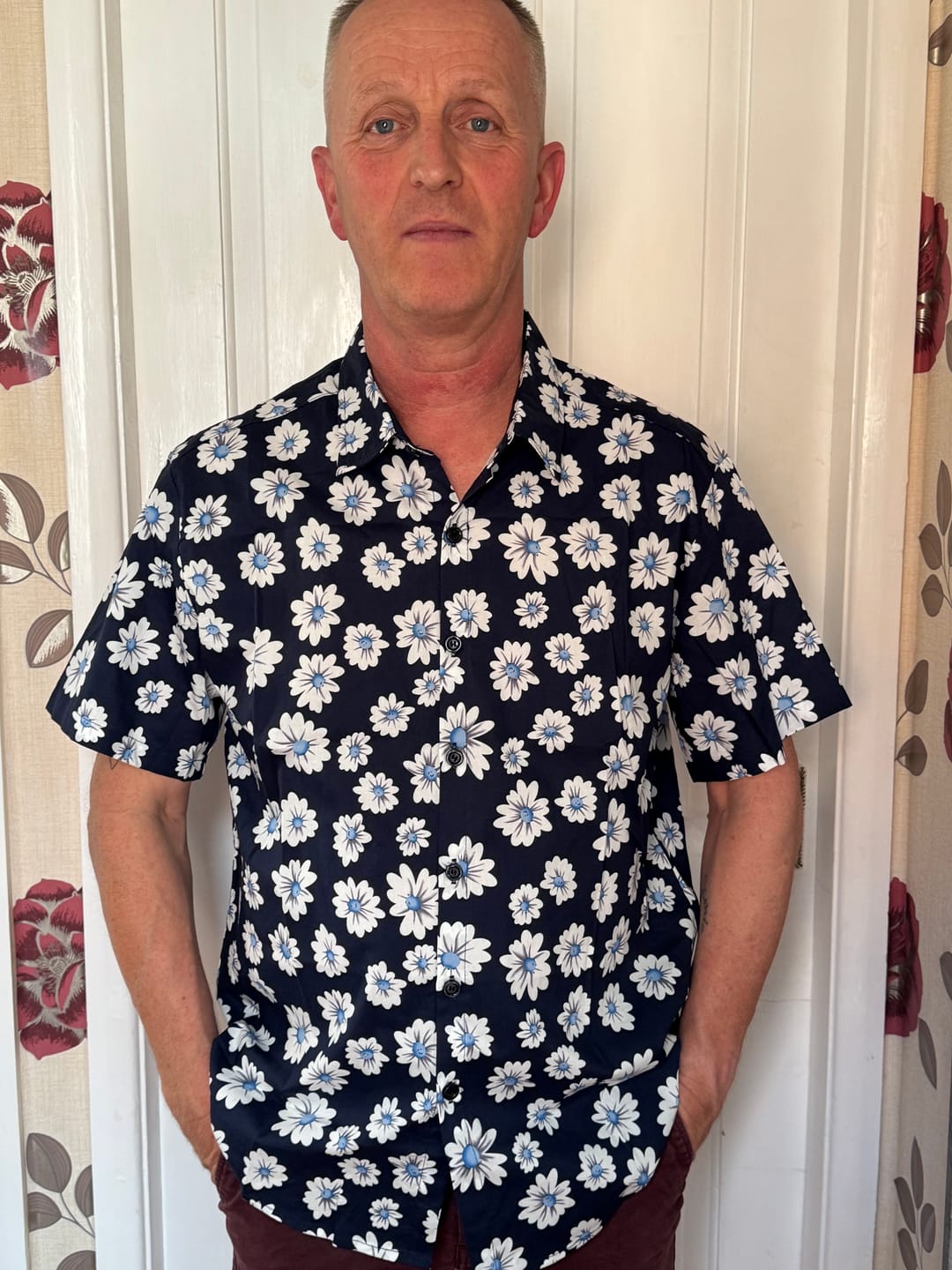 Customer photo review of Men's Blue Daisy Floral Summer Button Up Hawaiian Short Sleeve Shirt
