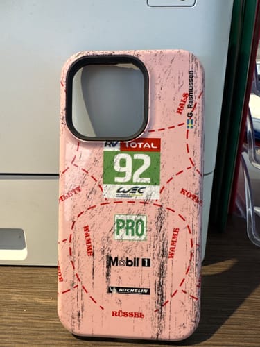 Kundenbewertung mit Foto zu Pink Pig Porsche RSR Livery - Individuelle Premium Hülle für iPhone