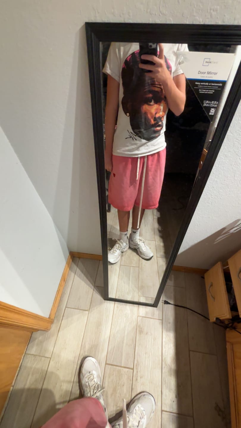Customer photo review of Aelfric Eden Gradient Drawstring Shorts