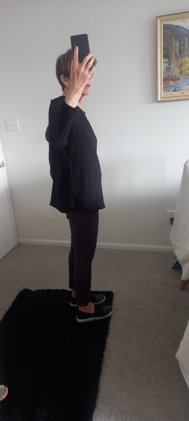 Customer photo review of Essential Scoop Hem Long Sleeve T-shirt - Black