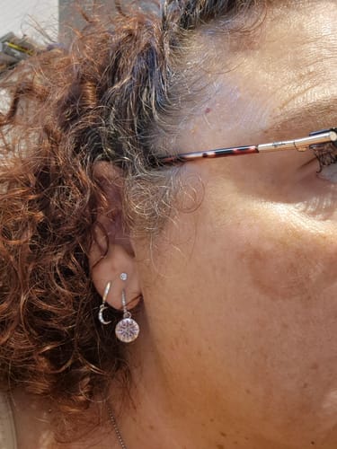 Customer photo review of Boucles d'oreilles Universe