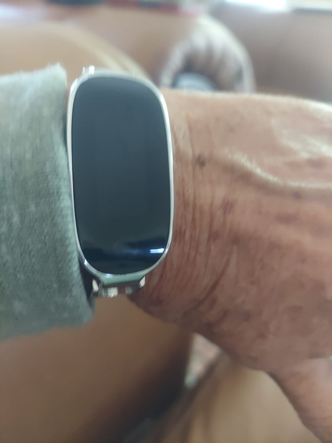 Customer photo review of Bearscome Blood Sugar Blood Pressure monitoring Luxury Diamond Design Fashion Smartwatch