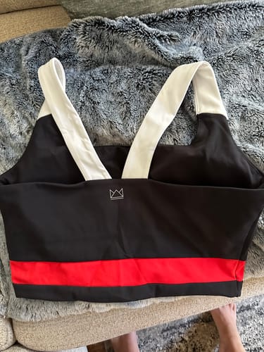 Customer photo review of BOLD Color Blocked Square Neck Long Lined Bra