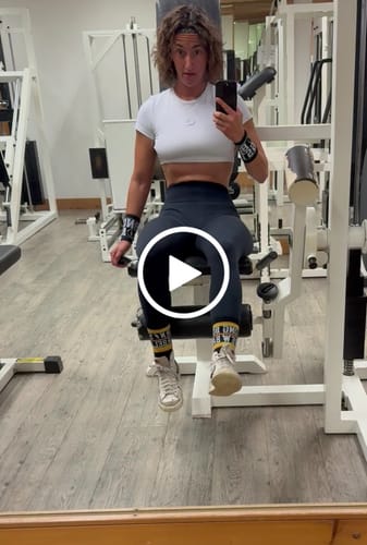 Customer video review of DAVOMI Open Back T-Shirt - Cream White