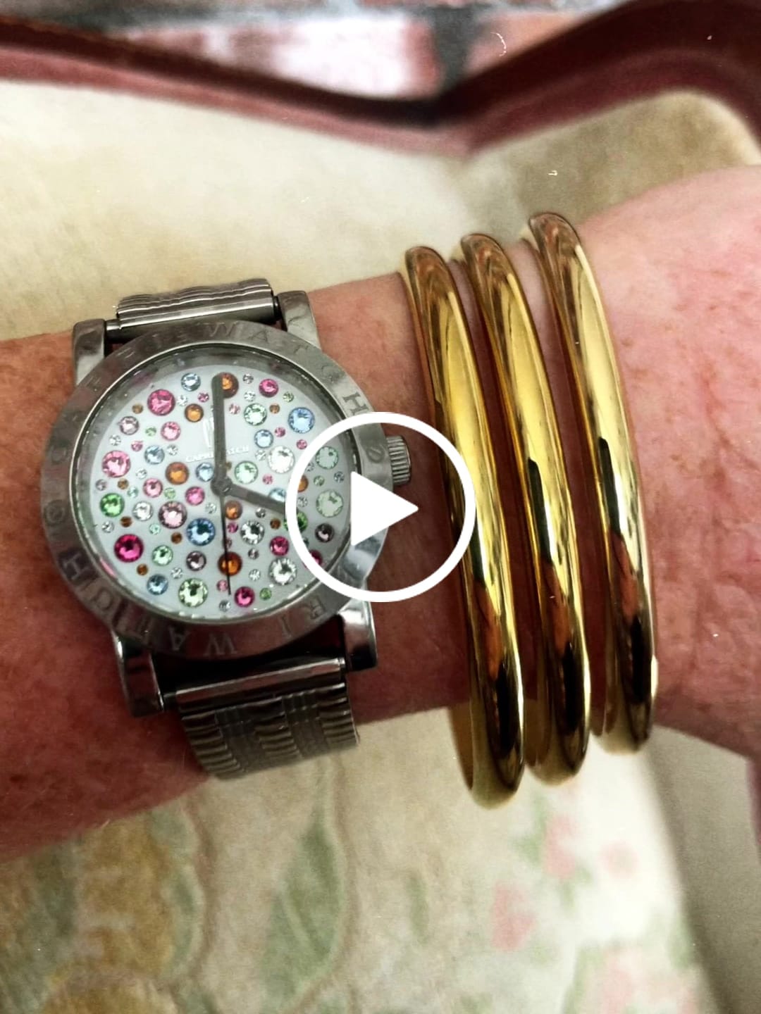 Customer video review of Classic Chunky Gold Bangle