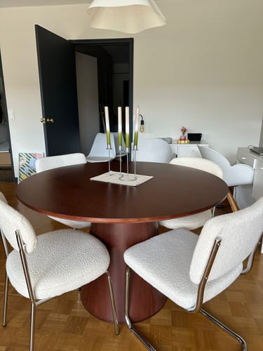 Customer photo review of CALI - Table à manger 6 personnes ronde en bois de noyer