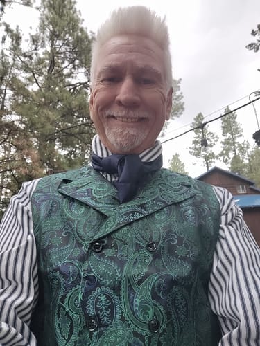 Customer photo review of Green Blue Paisley Jacquard Silk Men's Vest Hanky Cufflinks Tie Set