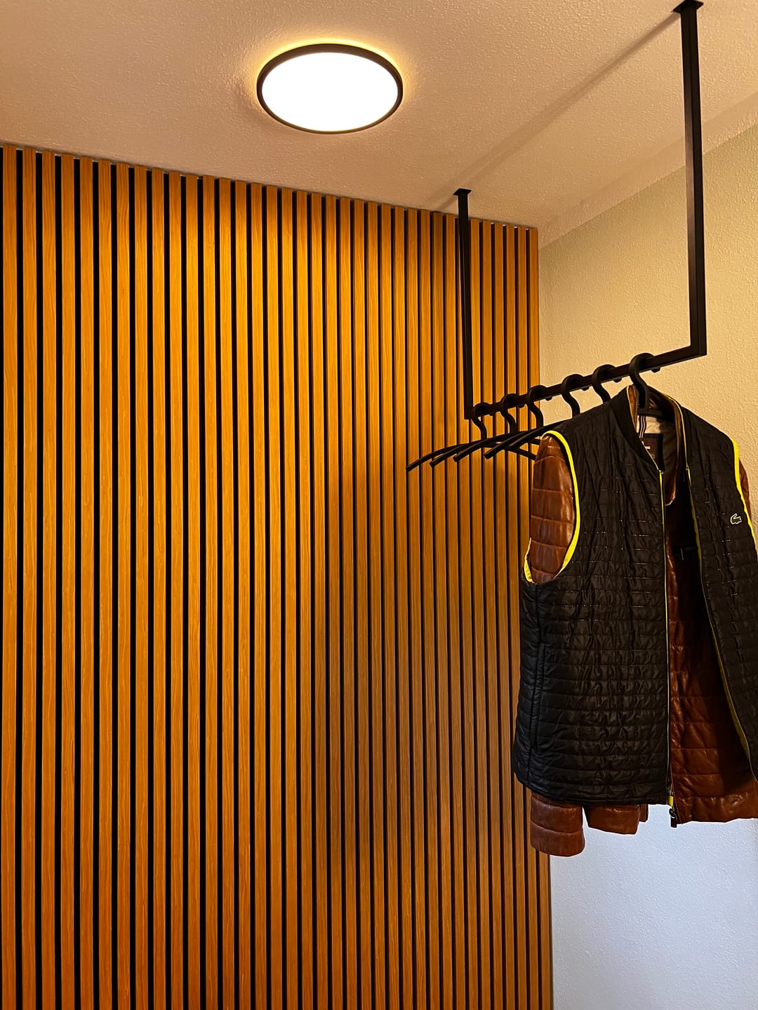 Customer photo review of Akustikpaneele Rustikale Eiche | 240 cm x 60 cm | Dreiseitiges Echtholzfurnier