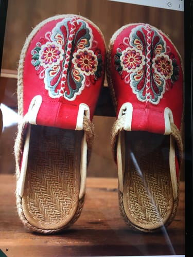 Customer photo review of Women Retro Embroidered Casual Floral Shoes