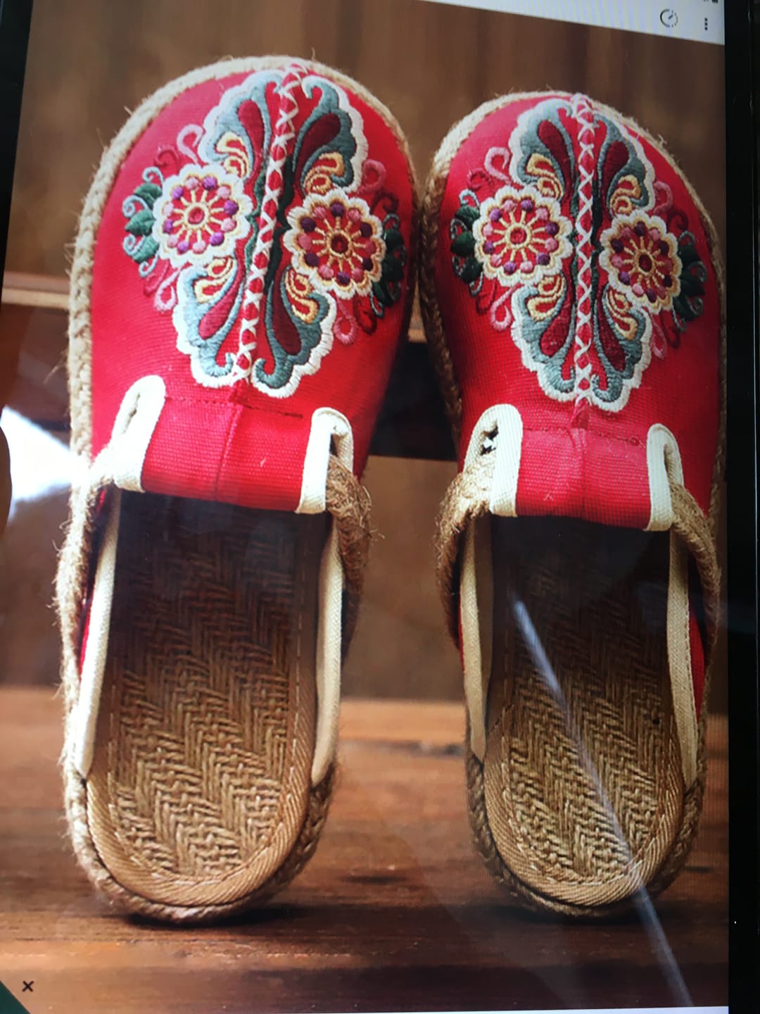 Customer photo review of Women Retro Embroidered Casual Floral Shoes