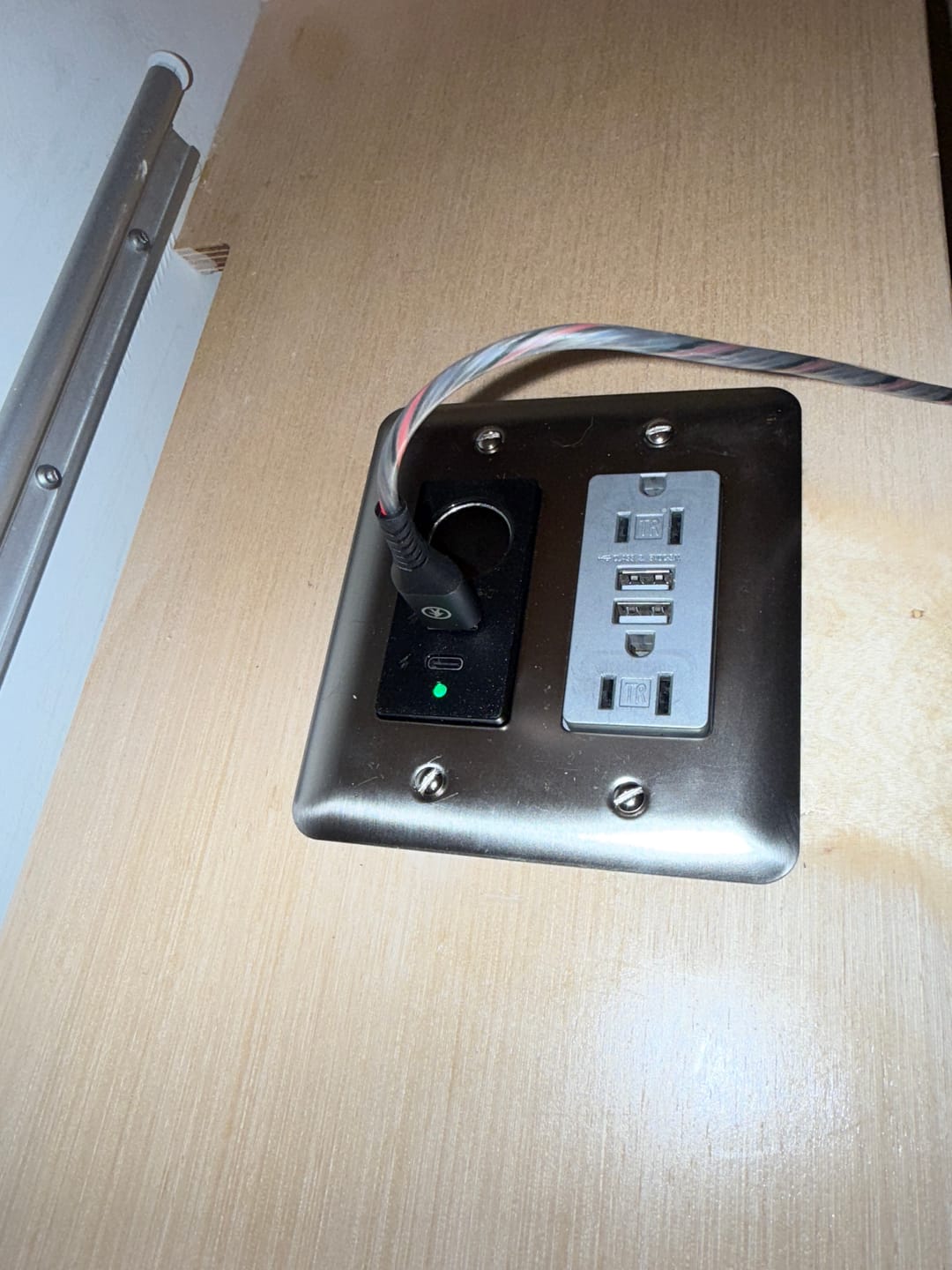 Customer photo review of Magnadyne WCP-12VAC | Wall Mount Charger w/ 12V VPA Socket, USB A/C & Wall Plate