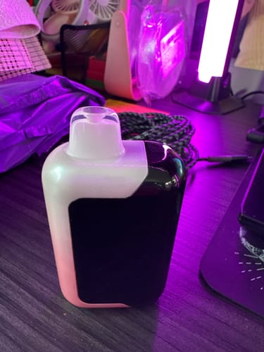 Customer photo review of SMOK Spaceman - SP40000 - 40000 Bouffées - 2% de nicotine - Puff Jetable / Vape Disposable