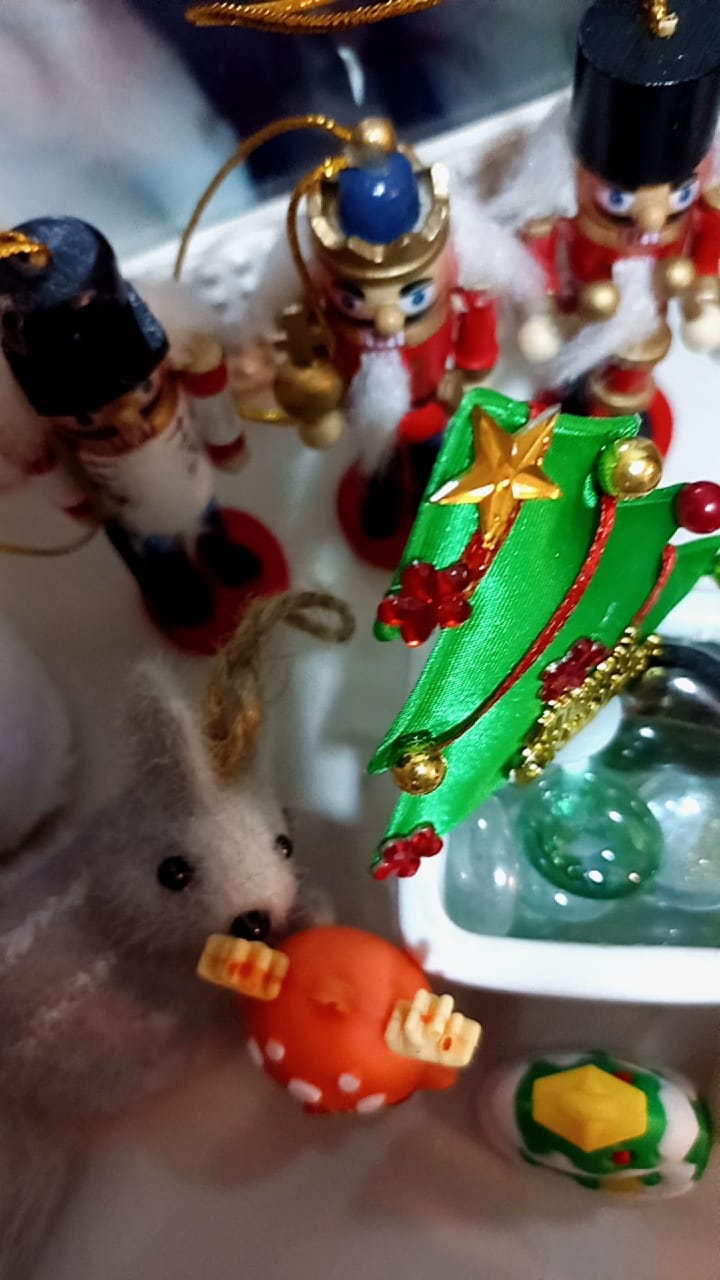 Customer photo review of Enfeite Soldado Quebra-Nozes Natal Kit Decorativo Tradicional