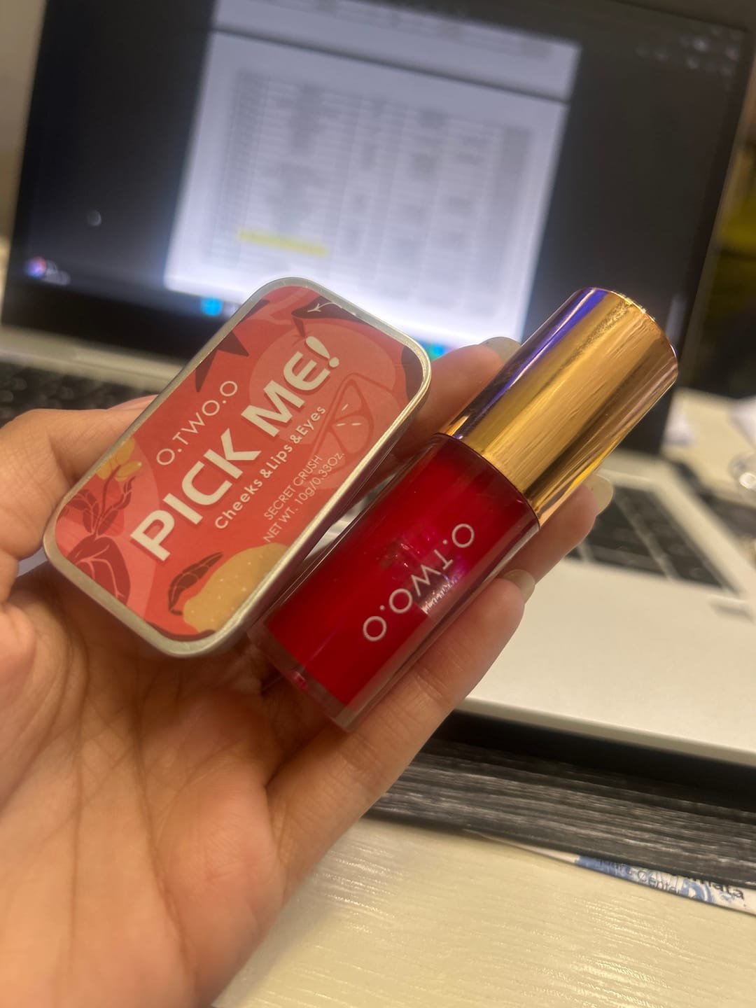Customer photo review of O.TWO.O PLUMP SHINY CRYSTAL LIP GLOSS