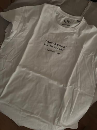 Customer photo review of ALMOND BLOSSOM Póló | The van Gogh Collection