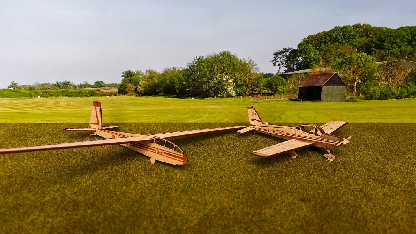 Customer photo review of Bölkow Bo 209 Monsun Deko Flugzeugmodell Bausatz | Pure Planes