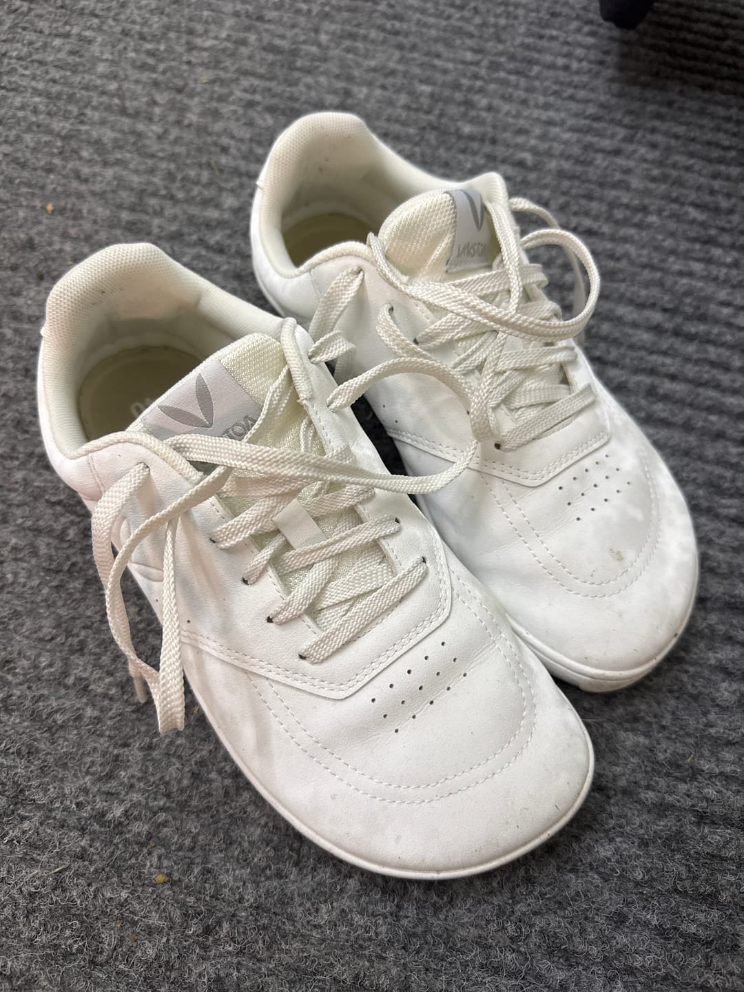 Customer photo review of Vaistoa Katu 2 -paljasjalkasneakerit