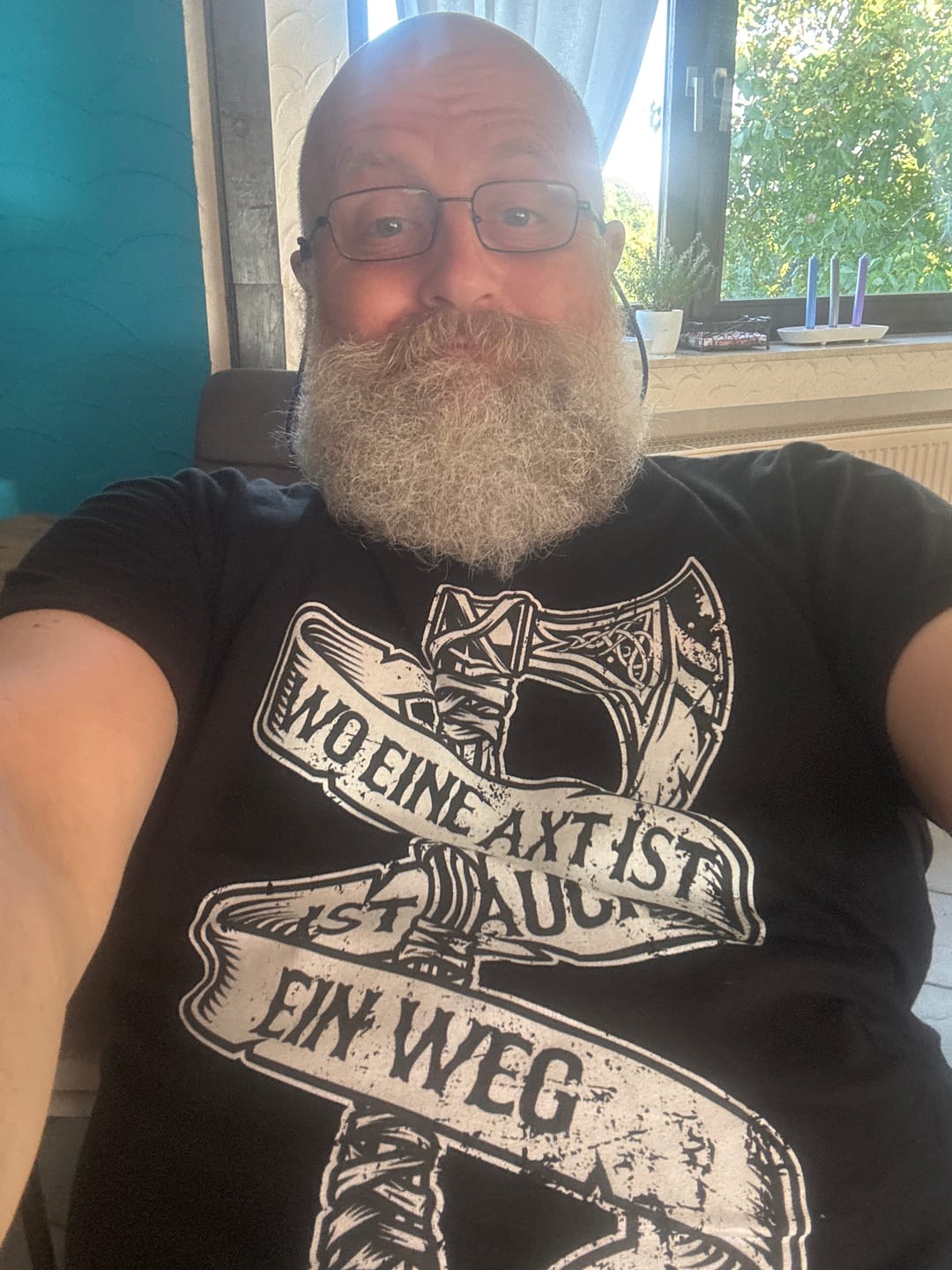 Customer photo review of wo eine axt  - Herren Shirt