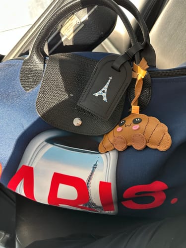 Customer photo review of CRISPY CROISSANT MOOD CHARM