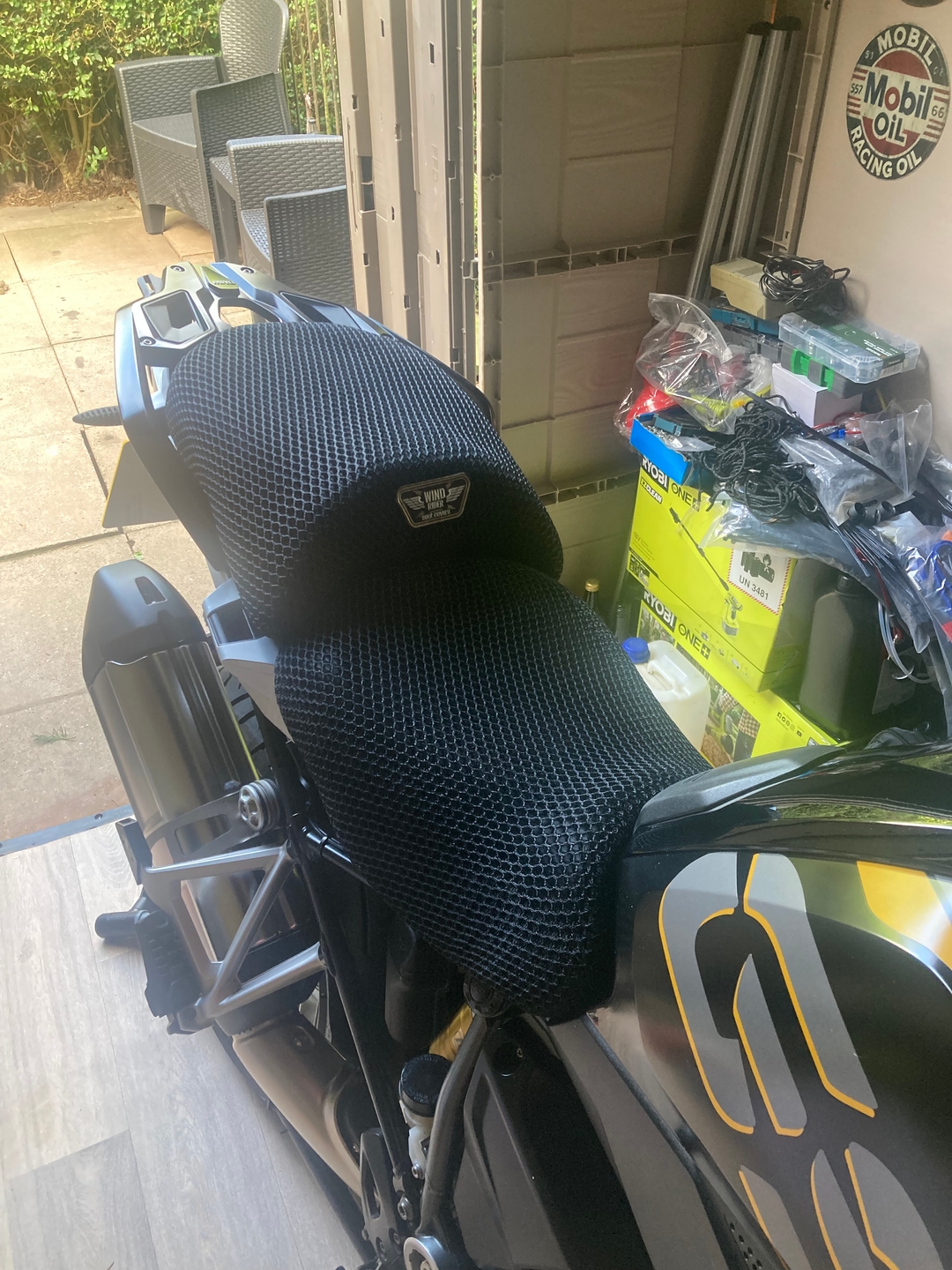 Wind Rider mesh seat cover on a BMW R 1250 GS