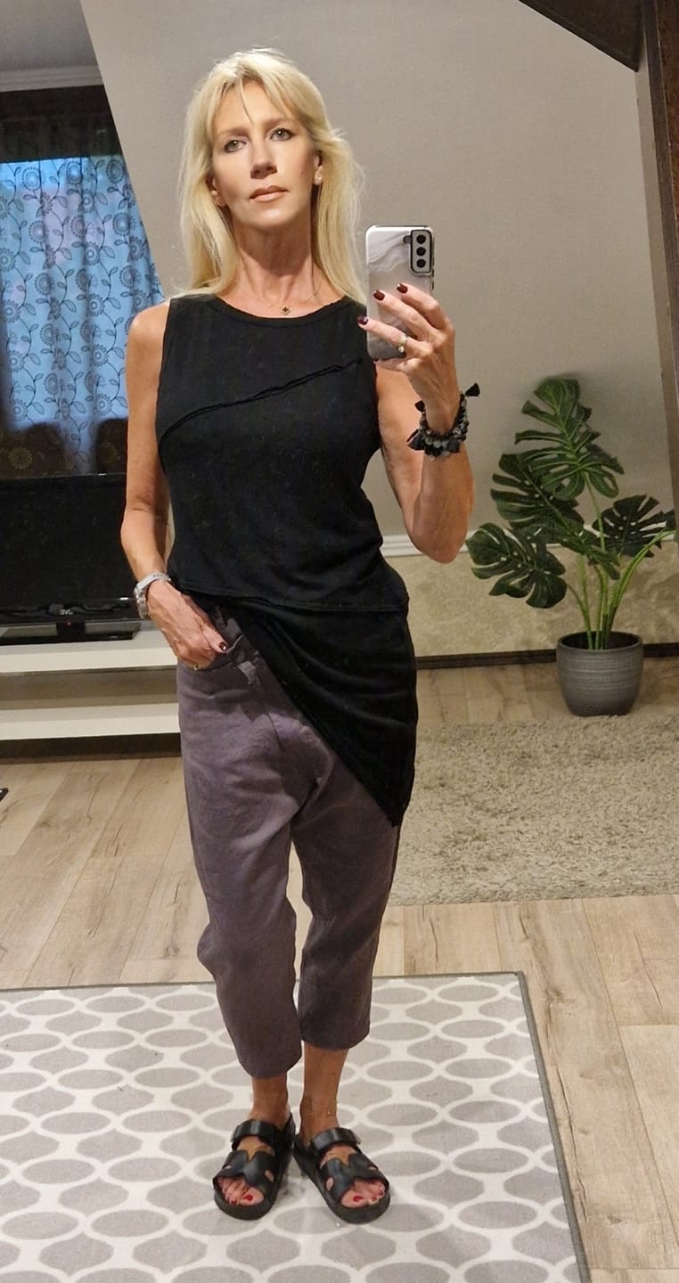 Customer photo review of Summer linen baggy pants in Dark grey