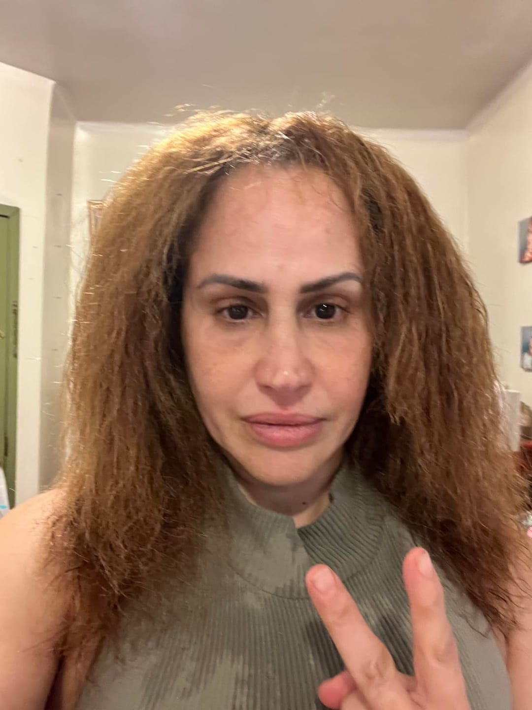 Customer photo review of Keragen Brazilian Keratin Hair Treatment – Premium Straightening Cream, Sulfate-Free Anti-Frizz Formula, Perfect for Dry & Damaged Hair, Complete Kit Combo Set