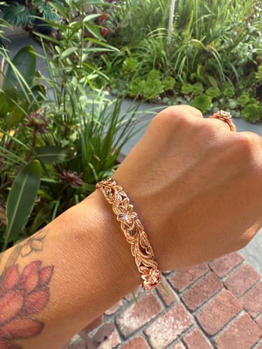 Customer photo review of Alaka'i Plumeria Heirloom Cutout Bangle