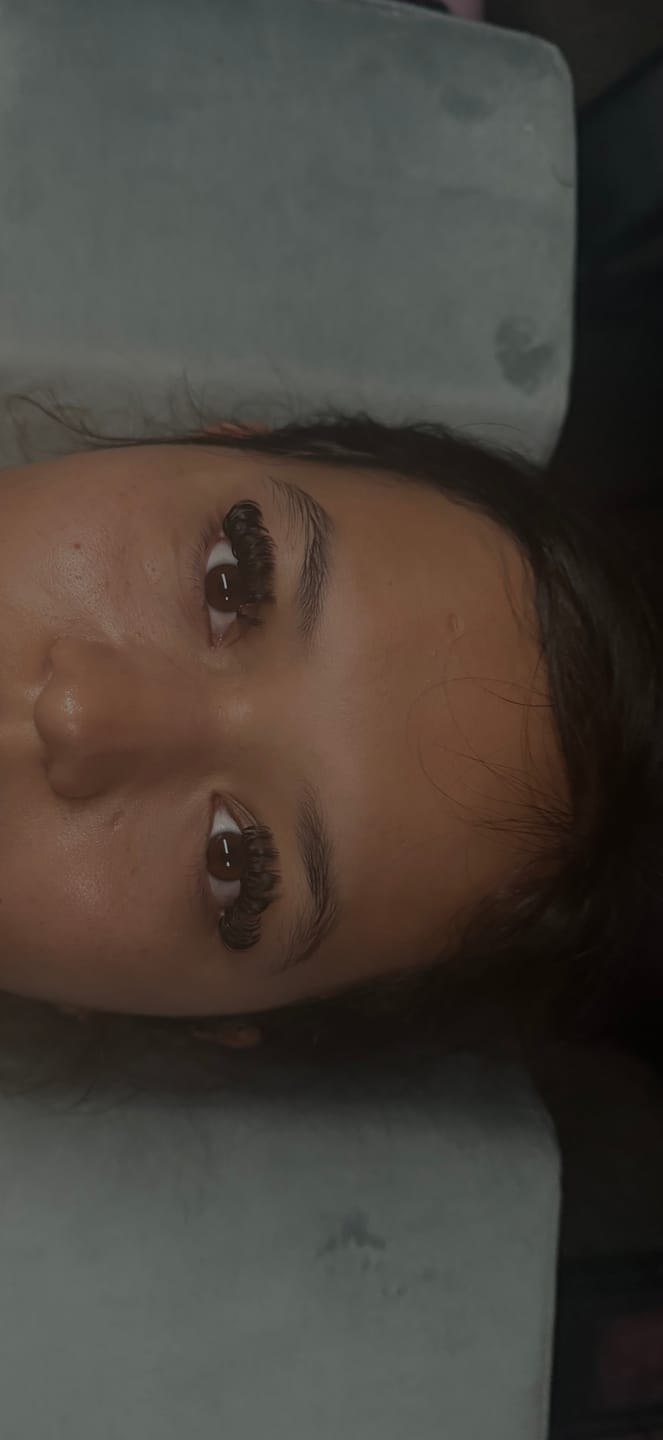 Customer photo review of UV Lash Glue Clear 5ml