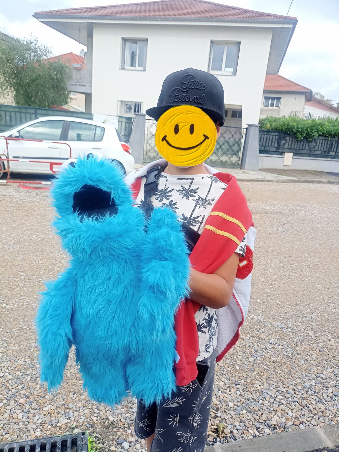 Customer photo review of Cookie Monster Marionnette Sesame Street