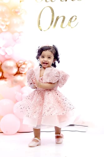 Customer photo review of Flower Girl Elegant Sequin Dress Girls Birthday Tulle Bow Princess Dress