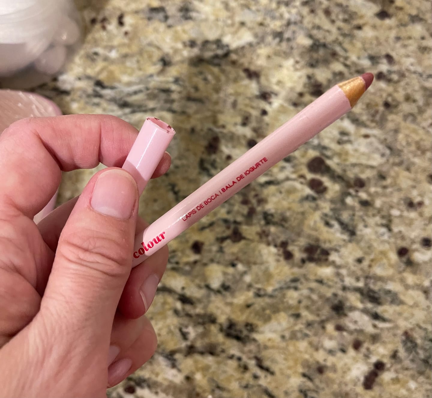 Customer photo review of Lápis de Boca - Bala de Iogurte